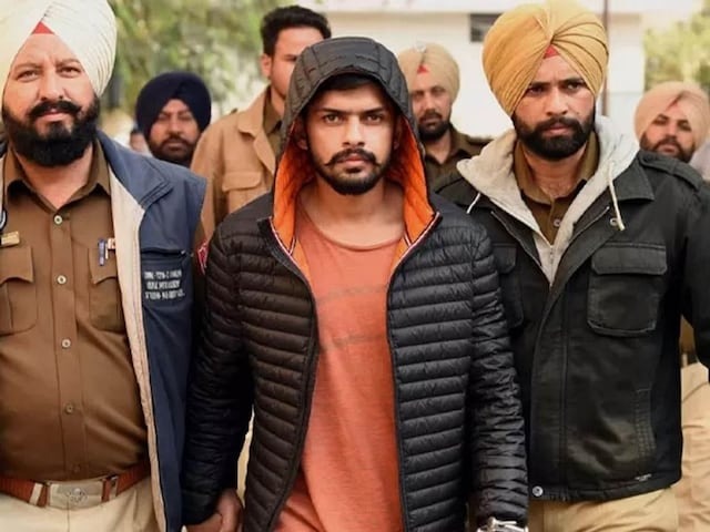 दिल्ली पुलिस की बड़ी कार्रवाई