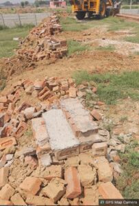 ग्राम भिक्कनपुर में 18 बीघे में विकसित हो रही अवैध कॉलोनी को जी0डी0ए0 ने किया ध्वस्त‘‘