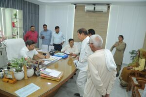 जिलाधिकारी श्री रविन्द्र कुमार मॉंदड़ ने जनता दर्शन में सुनी जन समस्यायें