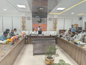 मा० सभापति श्री मो० जासमीर अंसारी के सभापतित्व में उत्तर प्रदेश विधान परिषद की आश्वासन समिति समीक्षा बैठक आहूत