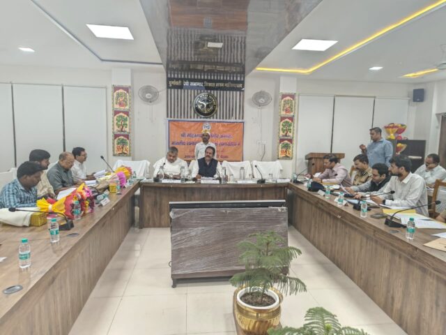 मा० सभापति श्री मो० जासमीर अंसारी के सभापतित्व में उत्तर प्रदेश विधान परिषद की आश्वासन समिति समीक्षा बैठक आहूत