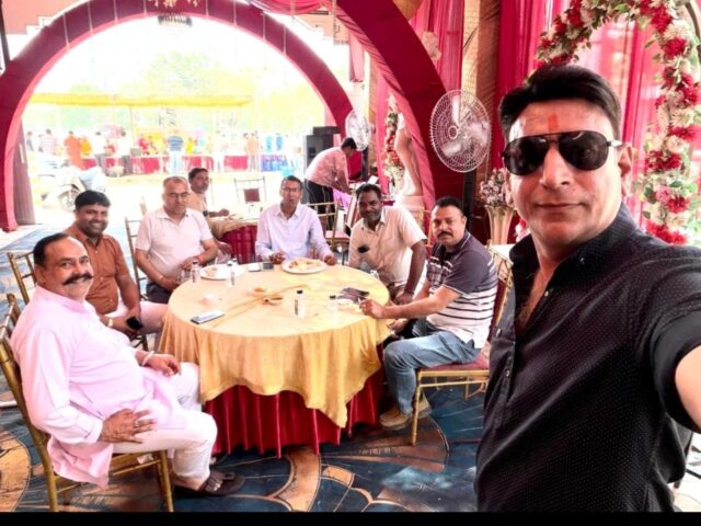 ओमेगा ग्रीन फार्म में भंडारा सम्पन्न, समाजसेवियों और ट्रांसपोर्ट एसोसिएशन उपस्थिति ने बढ़ाई शोभा