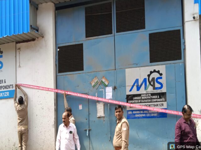 ‘‘प्रवर्तन जोन-08 में बिना मानचित्र स्वीकृति के संचालित वेयर हाउसों को जी0डी0ए0 ने किया सीलबन्द‘‘