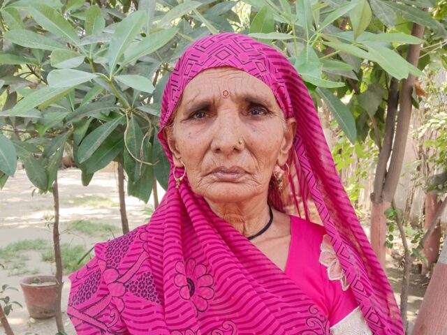 मुरादनगर में बुजुर्ग महिला की बहादुरी, घर में घुसे चोर को कमरे में किया कैद, साथी फरार