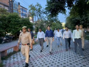 उपाध्यक्ष जीडीए ने आरडीसी क्षेत्र का किया व्यापक निरीक्षण, जाम व पार्किंग समस्या के स्थायी समाधान हेतु एक सप्ताह में कार्ययोजना तैयार करने के निर्देश