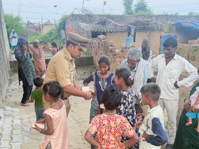 मुरादनगर में 15 अगस्त पर पुलिस ने पेश की मानवता की मिसाल